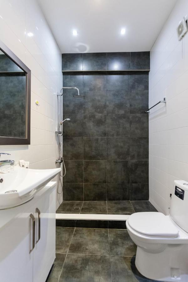 Central Cosy 5Bd-5Bath Apartment Tbilisi Exterior photo